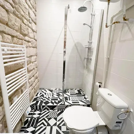 Le Gracieux - Milora Inn - Central Paris-2